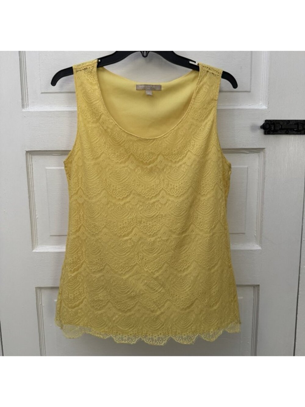 Banana Republic Women’s M Yellow Lace Overlay Sleeveless Lined Tank Top